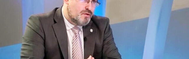 Старовић: У чије име Лопандић говори