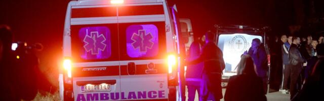 DRAMA I JEZIVI KRICI U BRESTAČU, HITNA POMOĆ MORALA DA REAGUJE! Beli sanduk sa telom Dragana Lazića unet u kuću, Darkove reči kidaju dušu