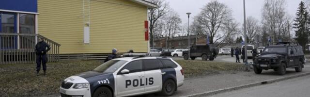 STRAVIČNA NESREĆA! Nastradala majka četvoro dece - BAHATI VOZAČ gledao uz telefon, prelazio iz trake u traku i direktno se zakucao u automobil!