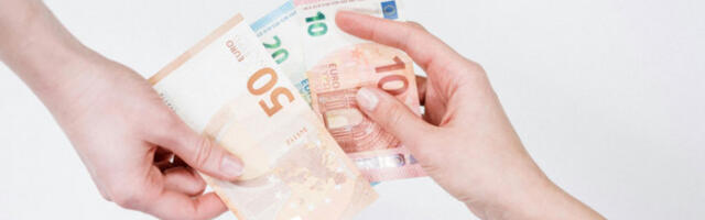 Евро непромењен, долар у благом порасту