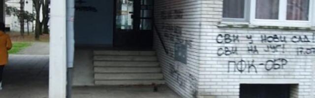 POKRENUTA ISTRAGA ZA UBISTVO U POKUŠAJU! Zvali ga da izađe ispred zgrade u Obrenovcu pa zapucali