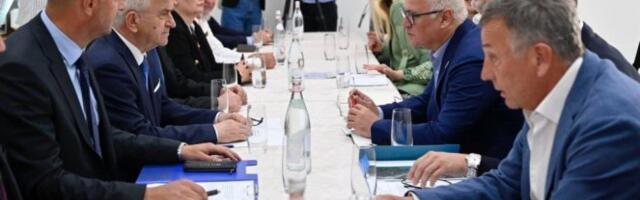 Vesić: Srbija će biti povezana sa četiri nove saobraćajnice sa BiH i Republikom Srpskom