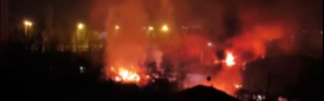 HARKOV U PLAMENU! Pojavili se snimci nakon brutalnog ruskog napada, ima mrtvih i povređenih (VIDEO)