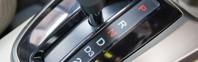 Ne, ne štedi gorivo: Evo zašto je vožnja u leru skuplja, opasnija i lošija za vozilo