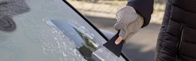 Nikako ne sipajte vrelu vodu na zaleđeno staklo: Evo kako najbrže i bezbedno da odmrznete automobil