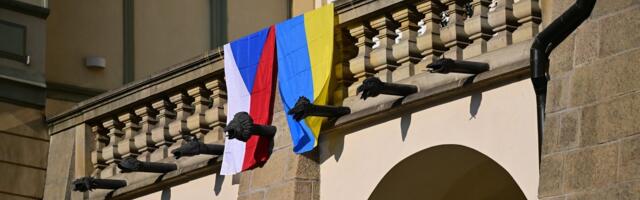 Dok šef češkog parlamenta vredja Ukrajince, Česi im iz inata šalju novac za pomoć u oružju