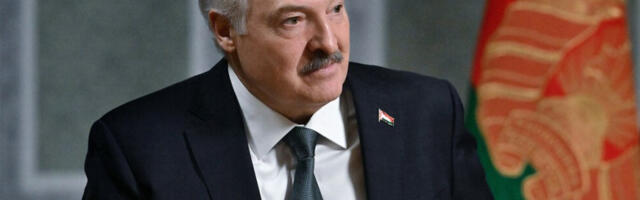 Лукашенко уздигао Путина и Трампа на царски престо