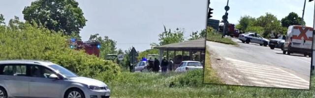 Muškarac poginuo kod Odžaka, mladić teško povređen: Direktan sudar dva automobila, ovo je uzrok jezive nesreće? (FOTO)