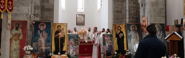 Свечано обележена слава храма Свети Сава у јужном делу Косовске Митровице