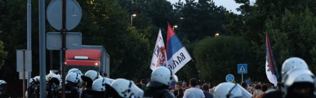 Razvratni karneval blokadera: Zapadna LGBT ideologija truje Srbiju - Pogledajte čija ćerka je upetljana