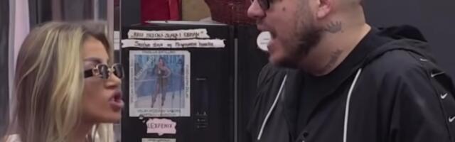 Car BRUTALNO PONIZIO Dalilu! Opleo po njenom izgledu, pa udario najniže: NAPRAVIŠ JOJ DETE, RODI TI REPTILA! (VIDEO)