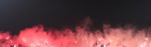 Delije fudbalerima Zvezde: SKINITE DRESOVE (VIDEO)