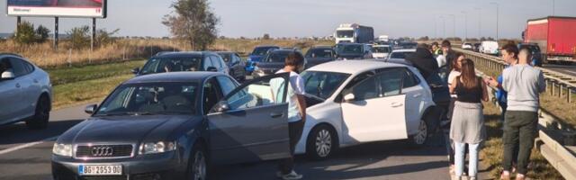 Lančani sudar na auto-putu kod Beograda (FOTO)