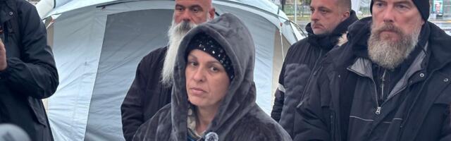 Dijana Hrka napustila šator ispred Skupštine Srbije