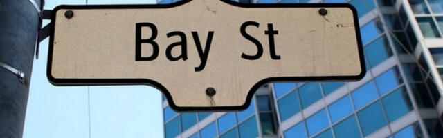 Баш изгледаш као странац