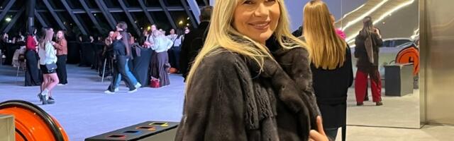 PRVI PUT U JAVNOSTI NAKON ŠTO JE POSTALA BAKA! Suzana Jovanović OTKRILA ZA DIREKTNO ko joj je čestitao rođenje unuke, BRENU NIJE ŽELELA DA KMENTARIŠE! (VIDEO)