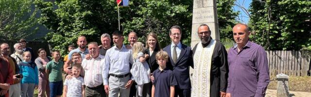 Posle više od 100 godina potomak kralja Aleksandra ponovo u Baničini - princ Filip sa porodicom odao poštu srpskim herojima