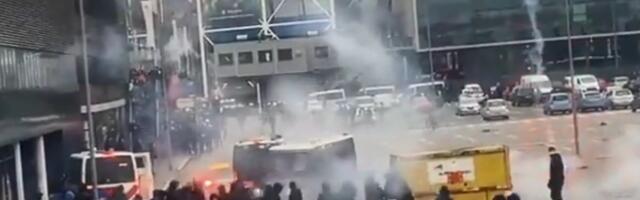 Navijači Roterdama napali autobus Ajaksa pre meča