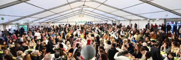 Veliki iftar na gradskom trgu u Ešu (Luksemburg) okupio na stotine prisutnih