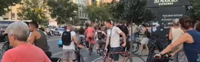 "Sloboda - da!": Novosadski biciklisti večeras voze protestnu vožnju (FOTO)