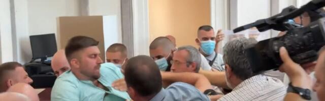 Privatno obezbeđenje koje je danas davilo odbornike u Zaječaru dobija MILIONE EVRA OD DRŽAVE