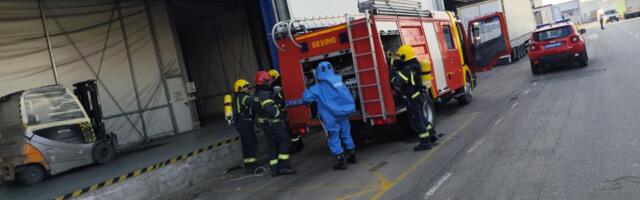 Kragujevački vatrogasci simulirali gašenje požara na eksternoj bateriji u industrijskom objektu