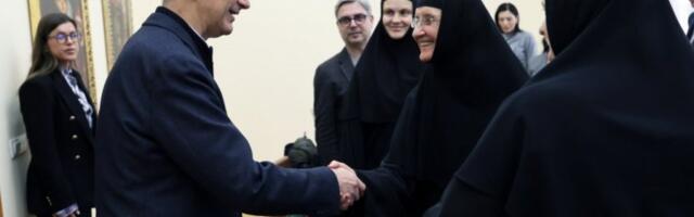 VAŽAN SASTANAK! Premijer Macut razgovarao sa monahinjama o obnovi manastira Žiča! (FOTO)