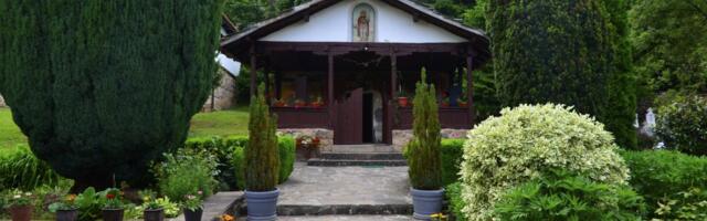 Za samo 40 dana oslikana je priprata ove srednjevekovne svetinje: Najstarija je te vrste u celoj Srbiji