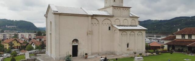 Zadužbina kralja Dragutina, smeštena u centru grada, "krije" čudesnu fresku: Plavom anđelu posvećena i pesma