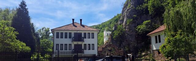 Kada se reka utiša silom Svevišnjeg, sve se može: Zanimljiva legenda o nastanku svetinje u Gornjačkoj klisuri