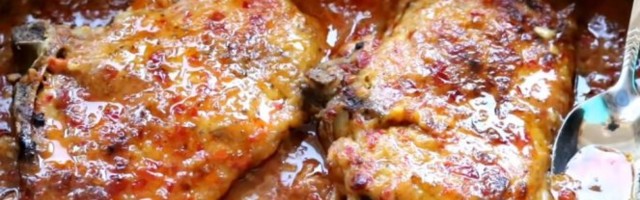 SOČNE ŠNICLE U RERNI - spremaju se u SOSU OD PAVLAKE! Recept za ukusan i brz ručak!