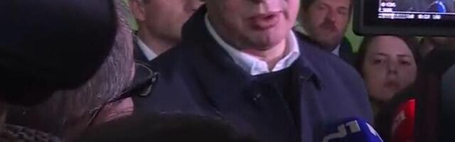 OPET SVAĐA Vučić o novinarima i lopovima...