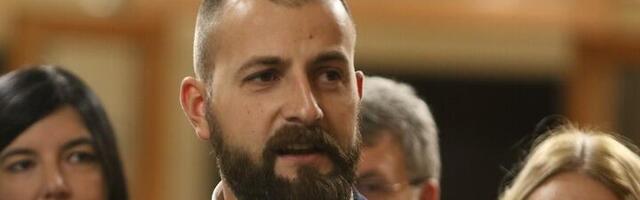 "Policija po naređenju započinje sukobe sa poslanicima"