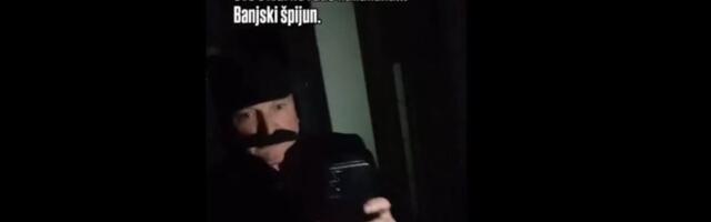 Naprednjak stavio lažne brkove i špijunirao ko ide na proteste (VIDEO)