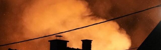 EKSPLOZIJA U JEDNOJ OD NAJVEĆIH RAFINERIJA NAFTE U AMERICI! Buknuo veliki POŽAR, naređena HITNA evakuacija stanovnicima! (VIDEO)