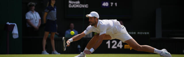 Novak “praši” na Vimbldonu: Đokoviću i drugi set protiv Francuza