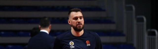 Saletov Fener ide u finale kupa posle prekida, pražnjenja tribina i pobede protiv Galatasaraja