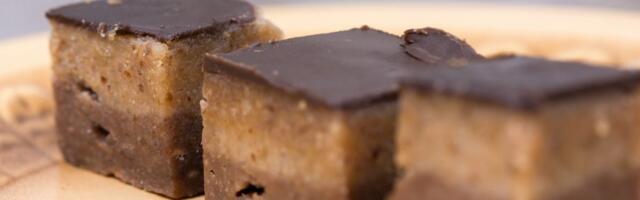 Najbolji domaći recept za bajaderu: Čokoladni kolač koji se topi u ustima, oduševiće sve ljubitelje slatkiša