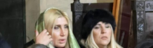 POZNATI NA PONOĆNOJ LITURGIJI! Evo ko je dočekao Božić u Hramu Svetog Save