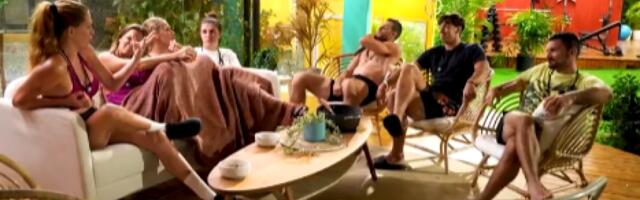 "Iz tvojih očiju zrači zlo, molim se Bogu za tebe": Haos među Plavima dostiže vrhunac - Pogađajte ko je na tapetu (VIDEO)