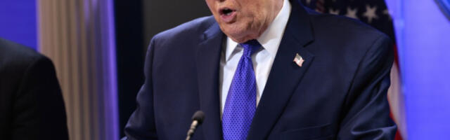 Трамп уводи нове глобалне царине упркос одлуци врховног суда