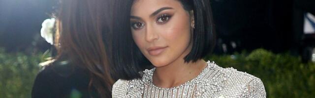 Vatrene obline su tu, ali i njeno “staro” lice (FOTO)