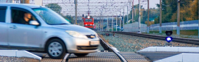 DALEKOVOD PAO NA VOZ PUN PUTNIKA: Pucala stakla, ima povređenih! Nastao opšti haos, saobraćaj potpuno obustavljen!