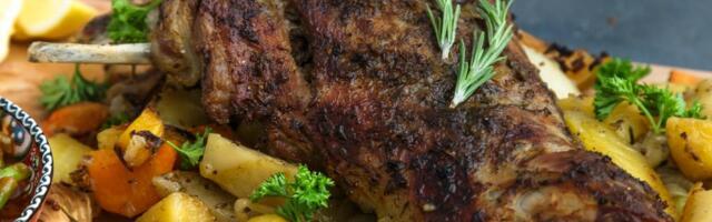 Jagnjetina na grčki način za uskršnju trpezu: Lepi se za prste i topi u ustima, a priprema je tako jednostavna!