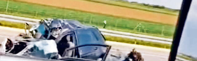 Смр­то­но­сна во­жња у кон­тра­сме­ру