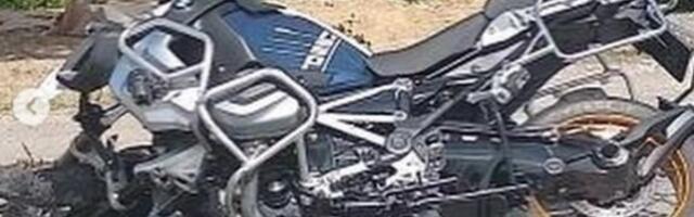 Poginuo motociklista: Izgubio kontrolu u krivini, sleteo s puta i zakucao se u metalnu ogradu