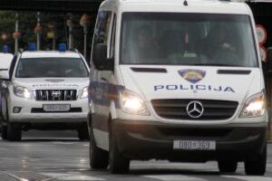 Загреб – секиром напао бившу супругу и дете, девојчица подлегла повредама
