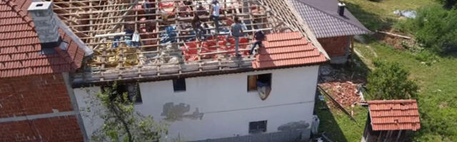 Grad u Arilju uništio maline i ostavio brojna domaćinsta bez krova nad glavom, opština očekuje pomoć države