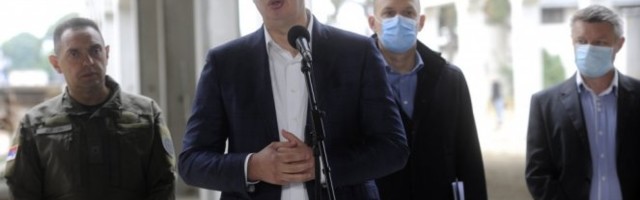 (VIDEO) IH BIN FUR ALES ŠULDIG! Vučić o lažima tajkunskih medija: Kažu, u šoping molu koji sam obišao ne rade prodavnice... LJUDI, PA OBIČNO NE RADE KAD MOL JOŠ NIJE OTVOREN!