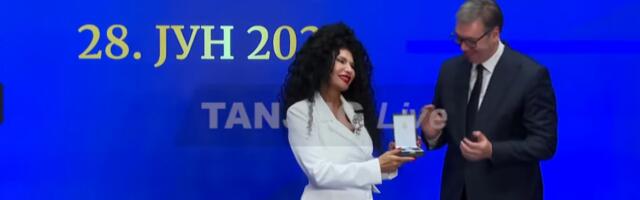 Predsednik Aleksandar Vučić URUČIO ODLIKOVANJE i poznatim ličnostima - Lidija Vukićević primila orden, a pored nje su i poznati muzičari!